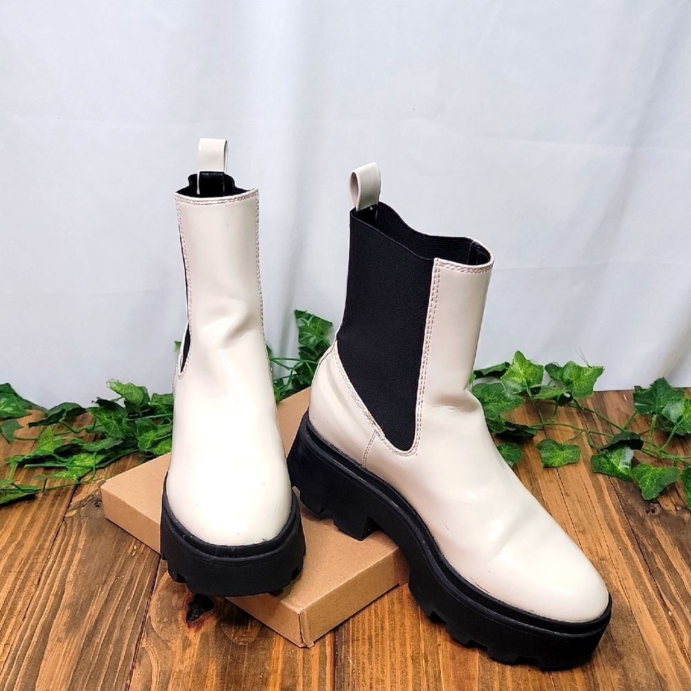 OpenEdit. Women's Cream/Winter White. Ankle Boots. Size 7. EUC